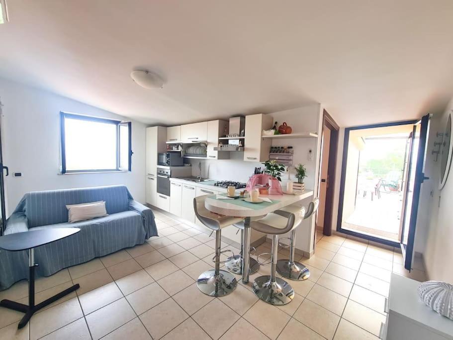 Lovely Flat With See View Roseto Degli Abruzzi Exterior photo